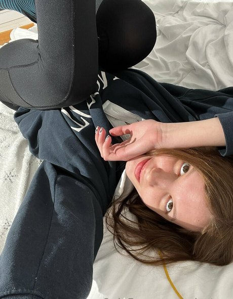 miastars model top pic