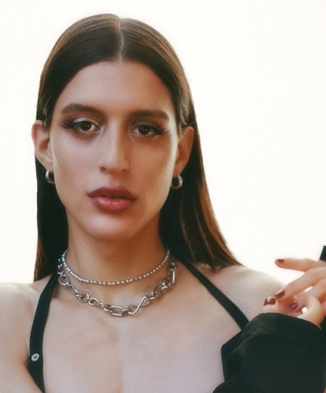 arca1000000 adult actress gallery