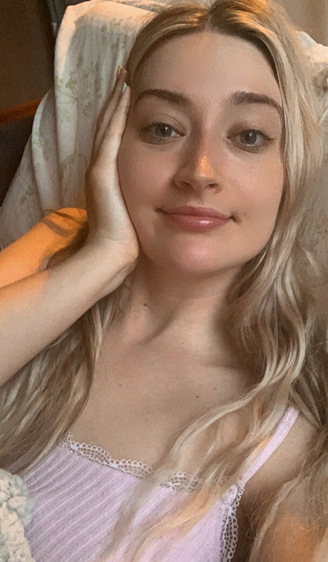 blissfulwhisperasmr model hd pic