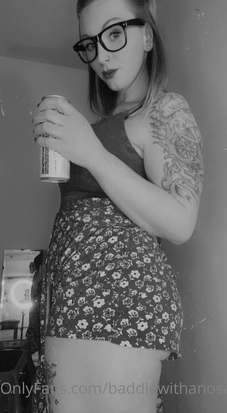 baddiewithanosering exclusive star picture