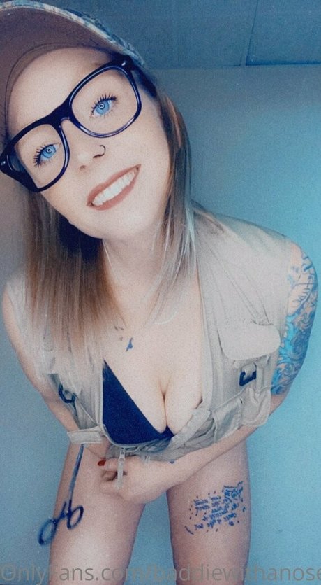 baddiewithanosering adult model galleries