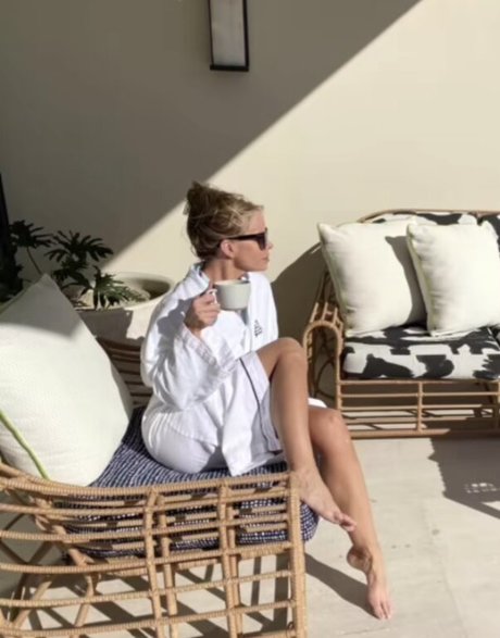 Cheryl Hines pretty pornstar pictures