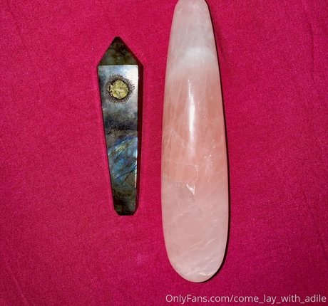 come lay with adile pretty actress img