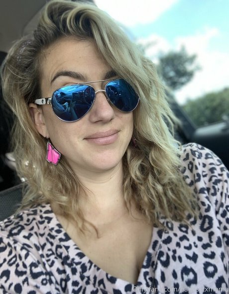 badasstxmama exclusive star pictures