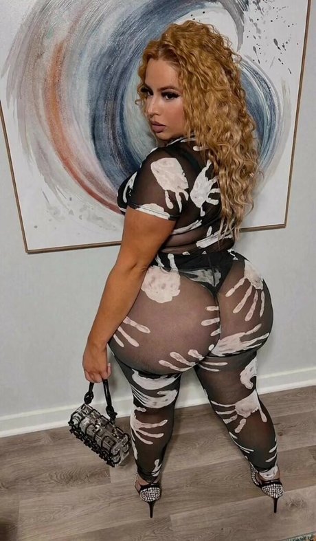 Amanda Garcia model top pictures