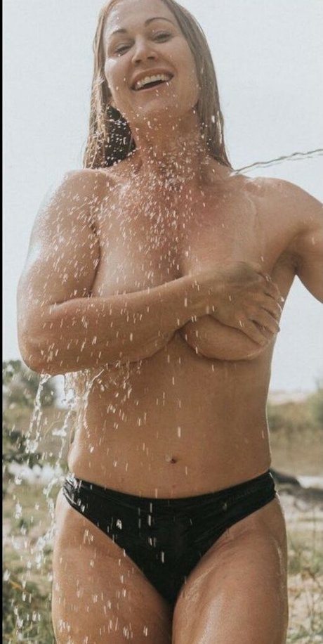 Ciliebutterfly erotic model photo