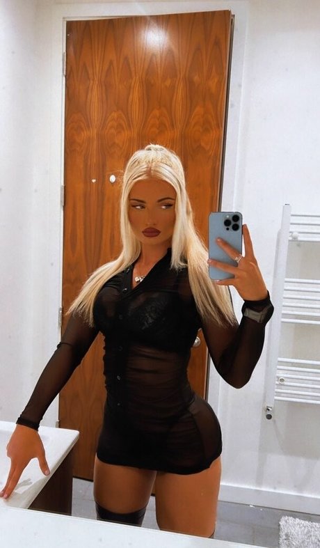 Zara Louisa pretty model pictures