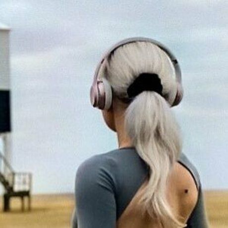 Zara Louisa beautiful star galleries