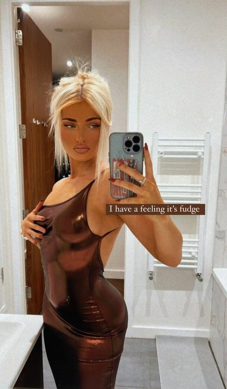 Zara Louisa hd pornstar img