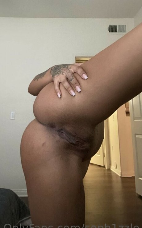 Soph1zzle model adult gallery