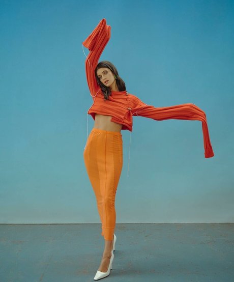 Anya Chalotra free pornstar pics