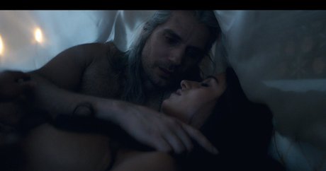 Anya Chalotra star perfect img