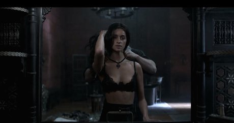 Anya Chalotra star nudes galleries