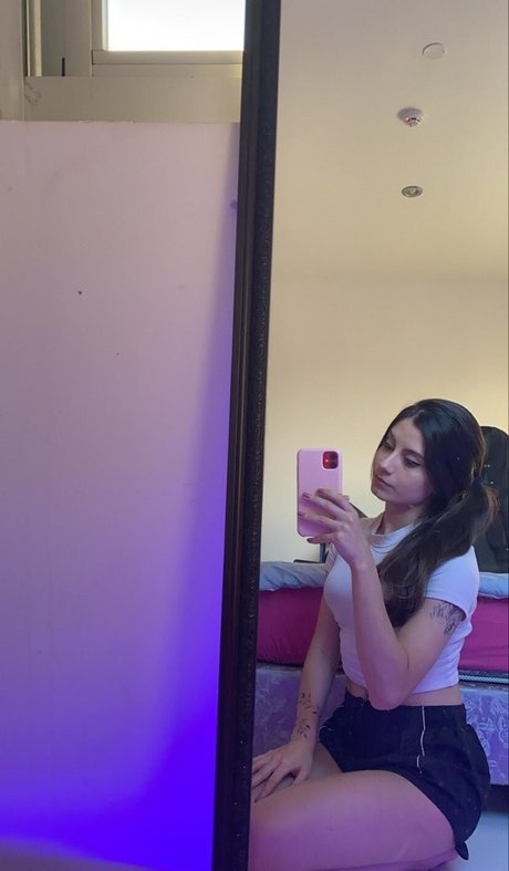 Ingrid Larissa top star photo