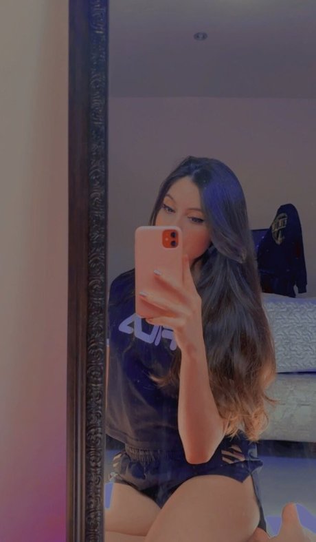 Ingrid Larissa pretty actress photos