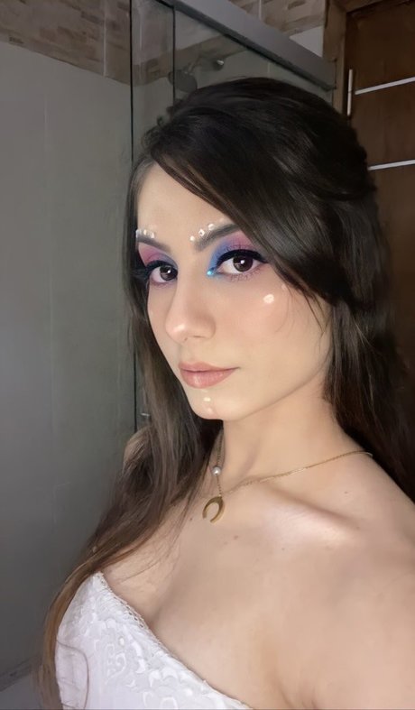 Ingrid Larissa pretty star archive