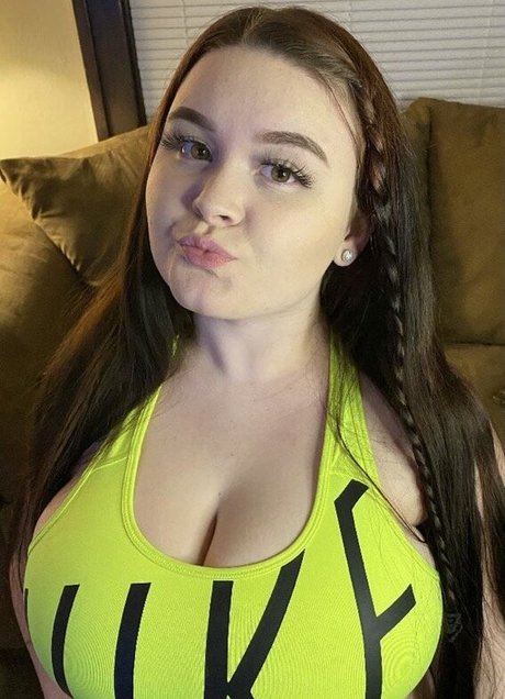 Rileelovee naked model photo