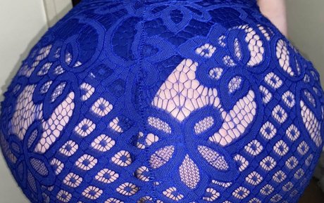 Rileelovee model high quality images