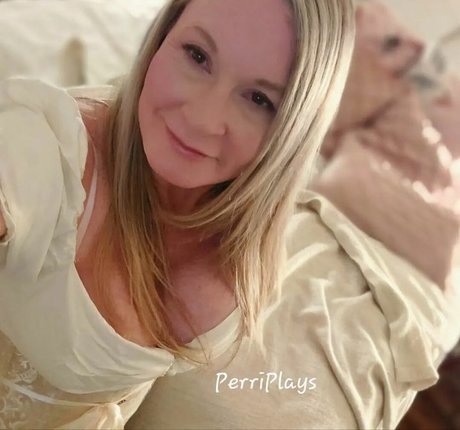 PerriPlays top model photos