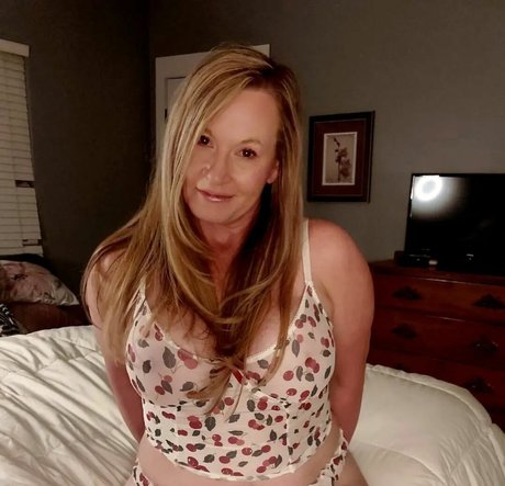 PerriPlays beautiful pornstar pic