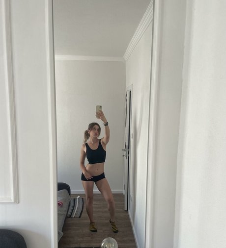 violetvelutto high quality star pic