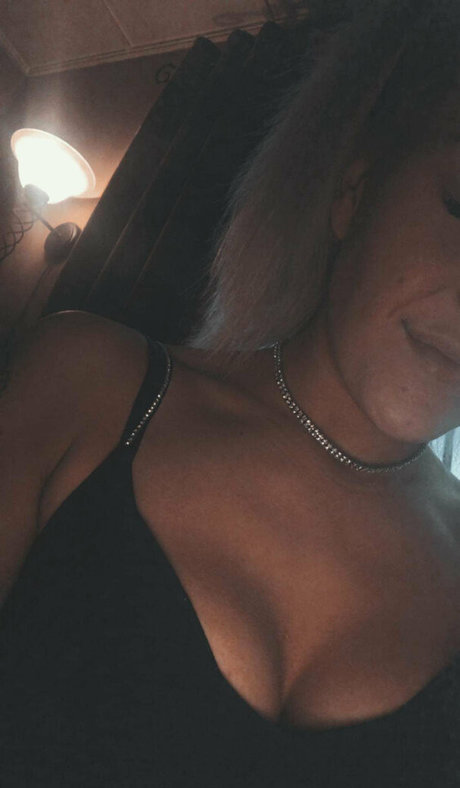 smusa sexy model pic