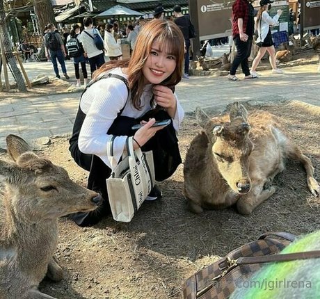 jgirlrena adult model pic