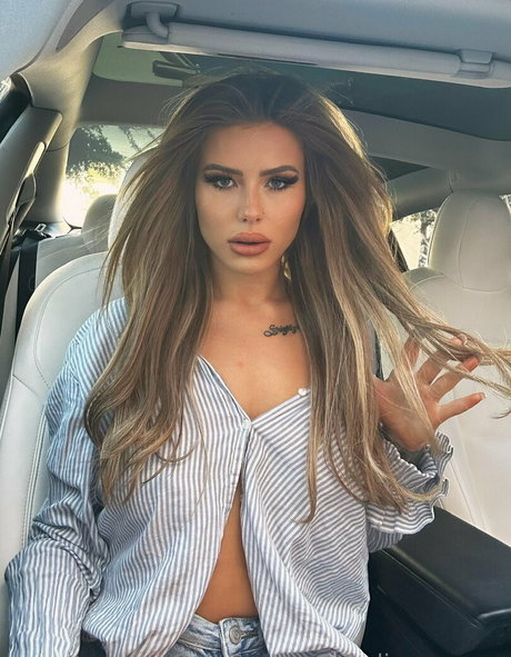 kyliescreams model sexy photos