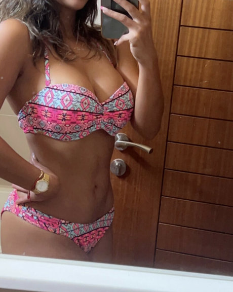 Wydad Serri star free galleries