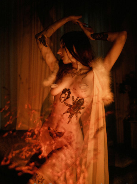 pppoisonnn ivy model art picture