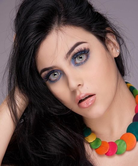 Paola Migliorini pretty star pictures