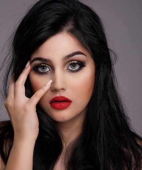 Paola Migliorini art model img