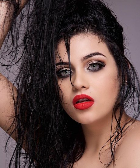 Paola Migliorini hd model pictures