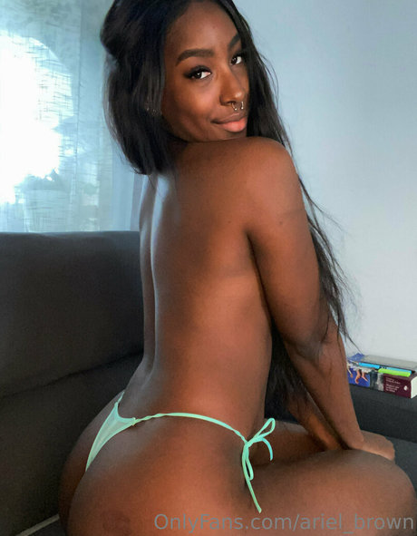 ariel brown model pics