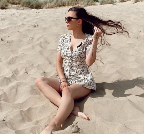 Cher Lloyd star naked images