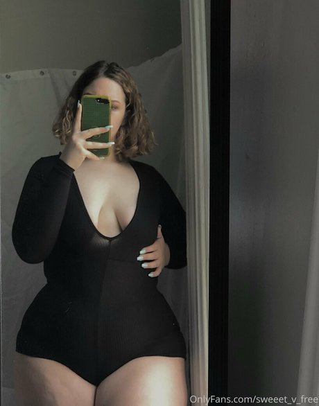 sweeet v free nude star gallery