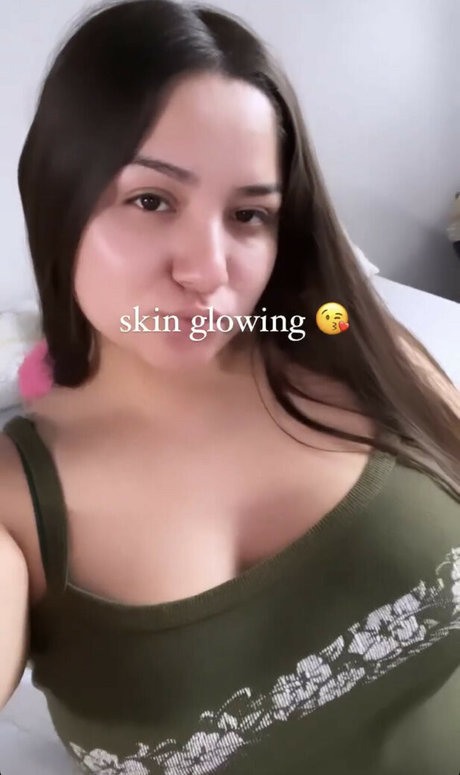 mami47 high quality actress pics