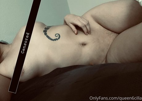 queen6cilla naked model photos