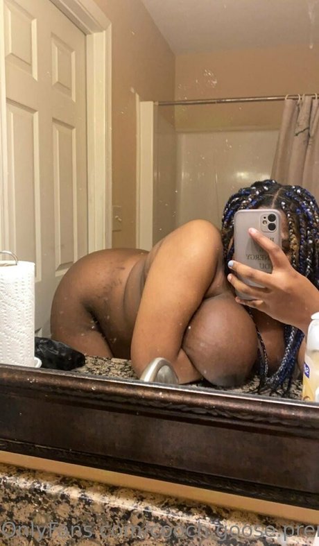 cooch goose premium porn actress picture