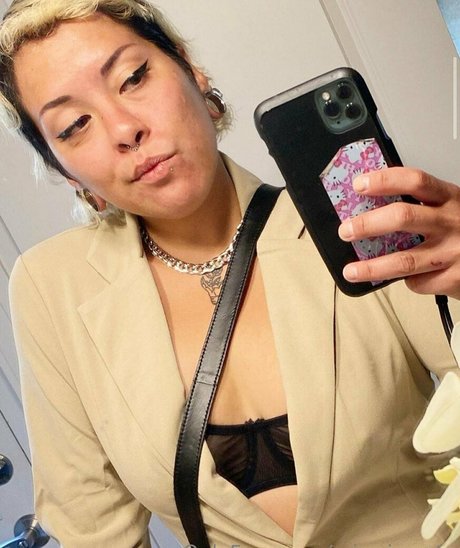 mirari mata star nudes gallery