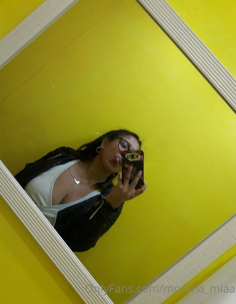 morena miaa porn model pic