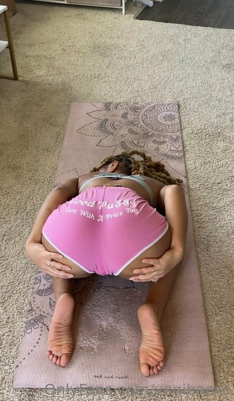 yogibaexo model top images