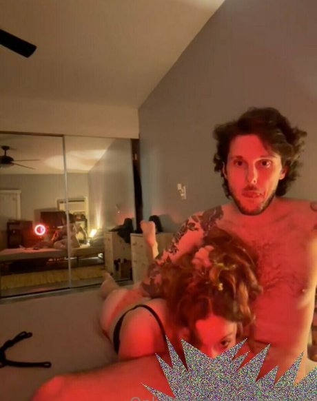 randrvids naked model pic