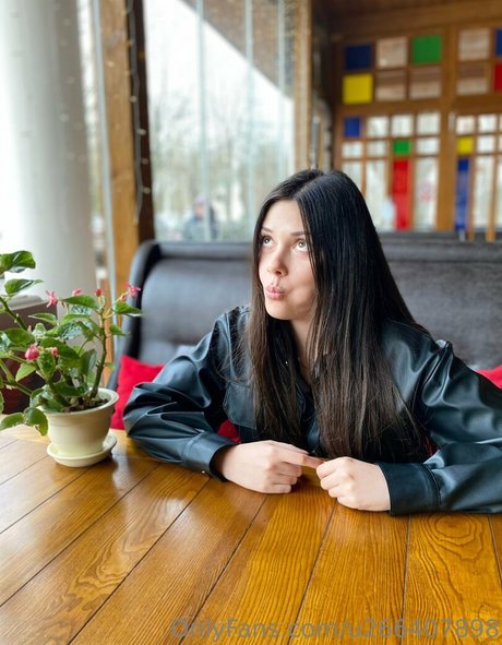 taste my nuts nude model image