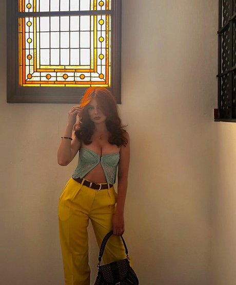 Hannah Laresa Smith star beautiful pic