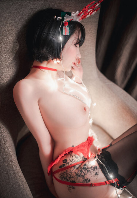 Son Ye Eun art star img