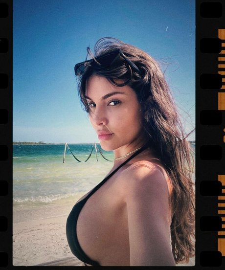 Thais Braz model erotic images