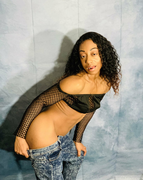 officialdiamond free actress photos