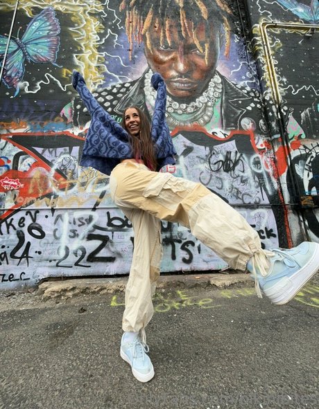 bikinibites nice actress photo