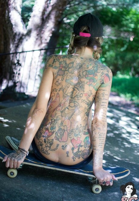 Cheshire_ naked actress pics